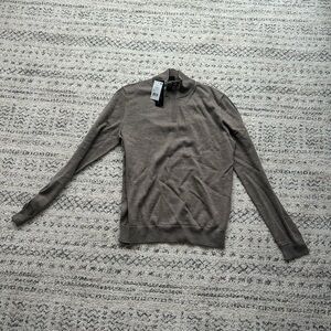 Bloomingdale’s wool sweater